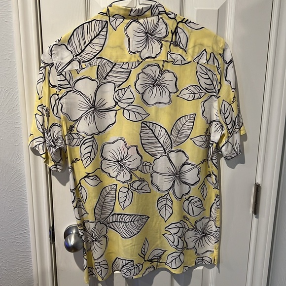 Zara Flora Short Sleeves Relaxed Fit (New) - Picture 3 of 5